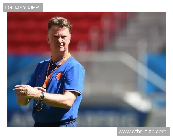 范加尔续约至2024年,带领球队继续前行 范加尔续约至2024年,带领球队继续前行