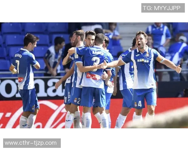 西班牙人宣布以租借方式签下巴萨后卫,强化防线实力 西班牙人宣布以租借方式签下巴萨后卫,强化防线实力